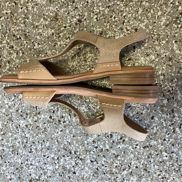 EUC Donald Pliner Dria T-Strap Tan and Gold Sandal (7) - Picture 5 of 12